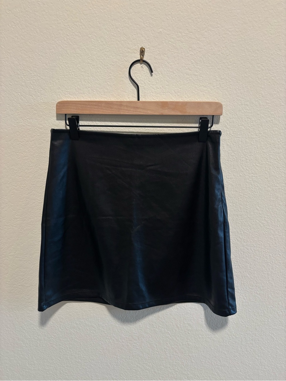 Good American Black Faux Leather Mini Skirt